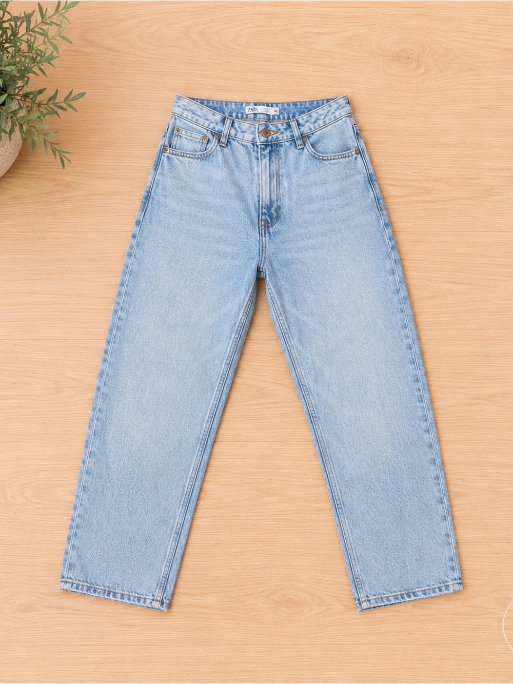 Zara High Rise Straight Leg Jeans Women’s US 4 EUR 36 Light Wash Denim